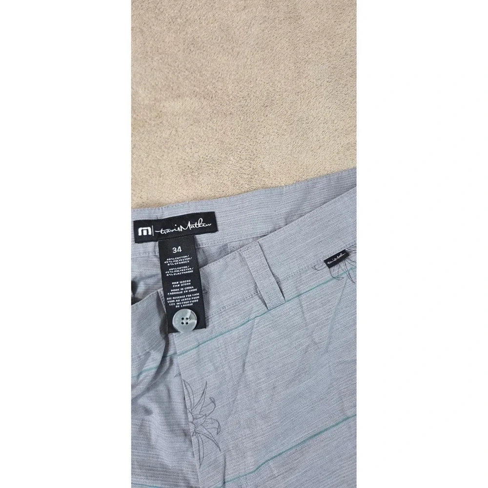 Travis Mathew Shorts Mens 34 Gray Pineapple AOP Print Stretch 12